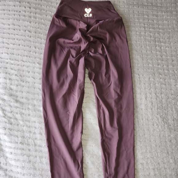 CLS Bum Scrunch Leggings - Picture 2 of 2